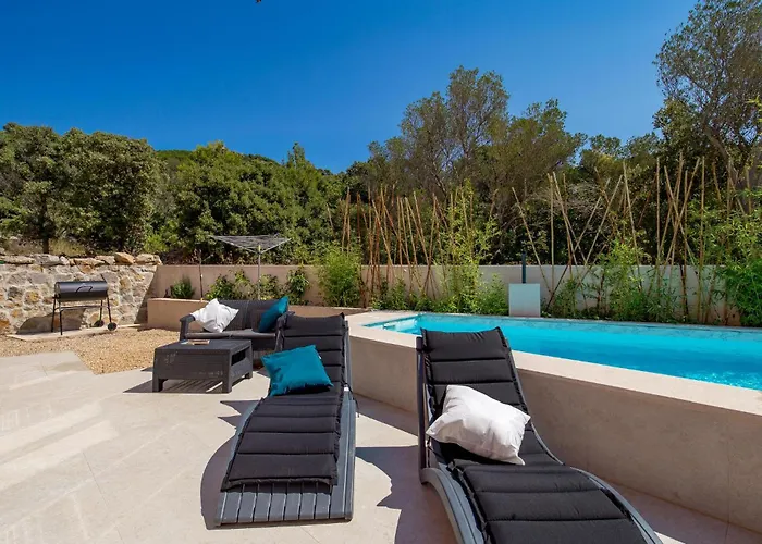 2 Bedroom Stunning In Dom wakacyjny Miholascica
