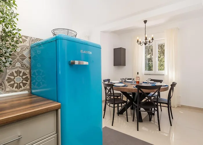 2 Bedroom Stunning In Dom wakacyjny Miholascica