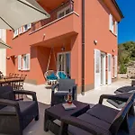 Beautiful Home In Miholascica * Miholascica
