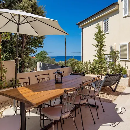Beautiful Home In Miholascica Casa vacanze *