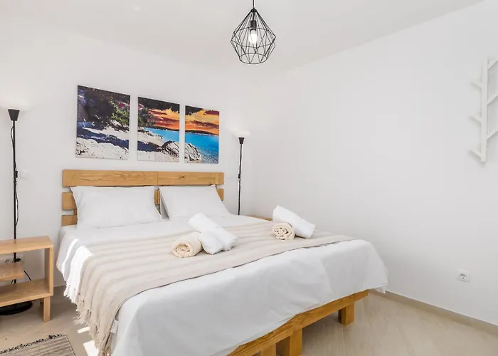 2 Bedroom Stunning In