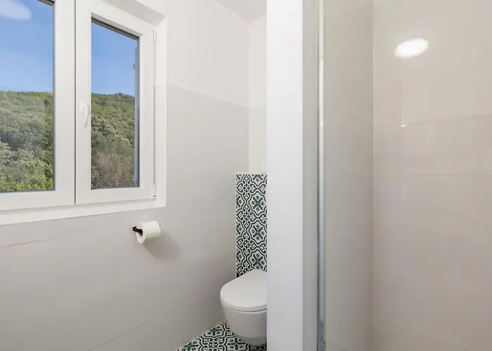 Tatil Evi 2 Bedroom Stunning In Miholascica