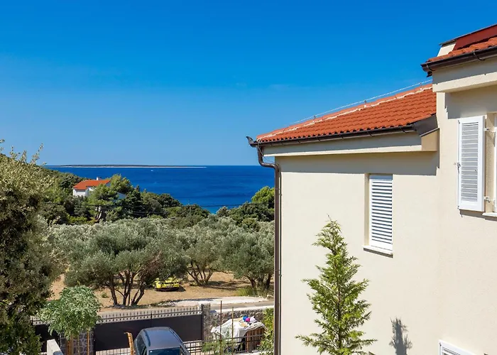 2 Bedroom Stunning In