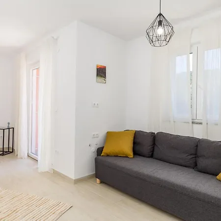 Beautiful Home In Miholascica *