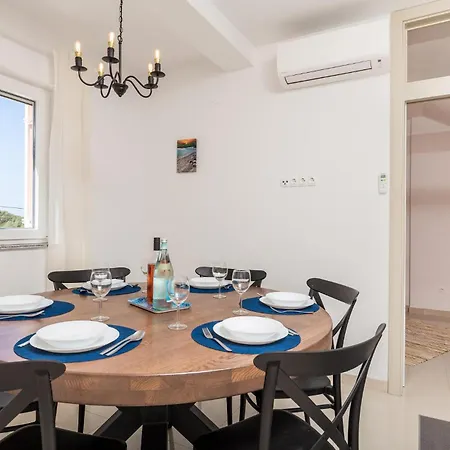 Beautiful Home In Miholascica